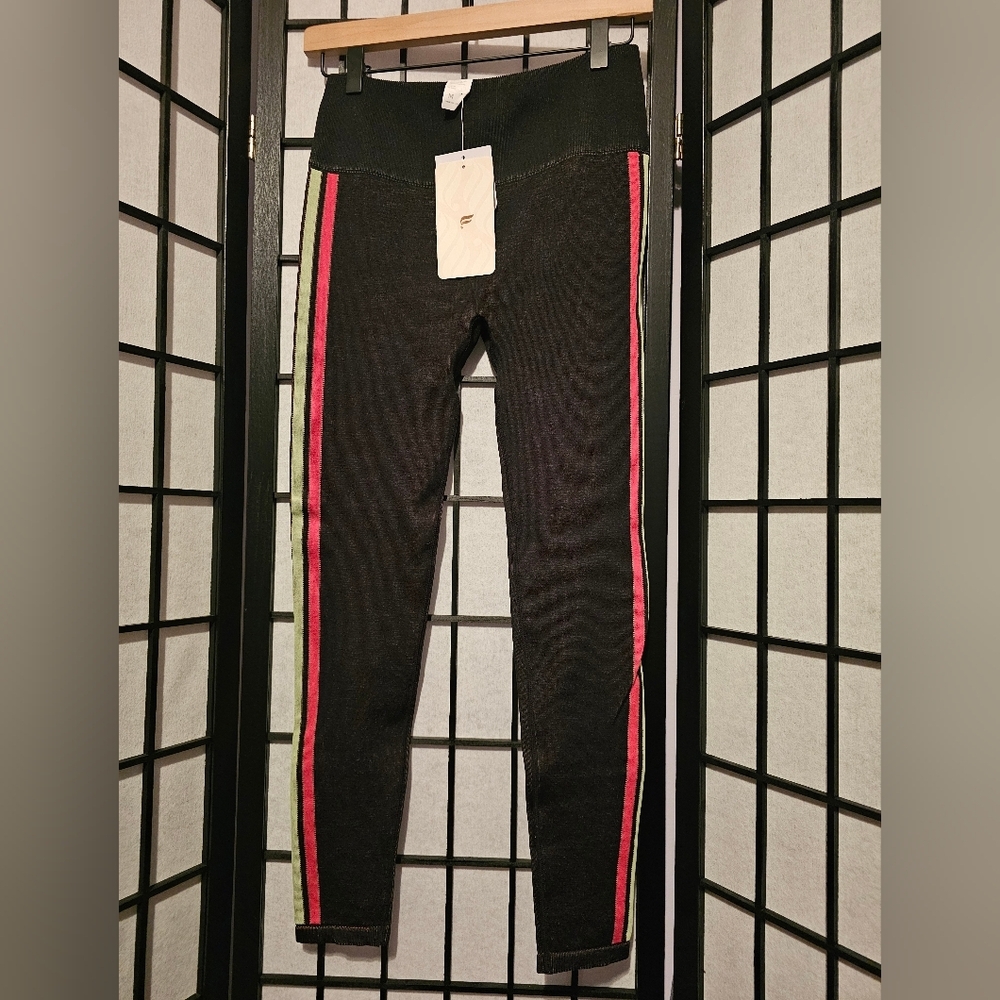 NWT Fabletics Black Leggings with Stylish‎ Pink and Green Design Size Meduim